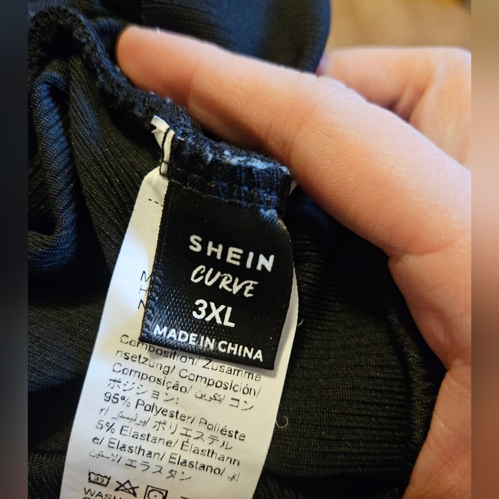 SHEIN Black Curve Top - Picture 5 of 5